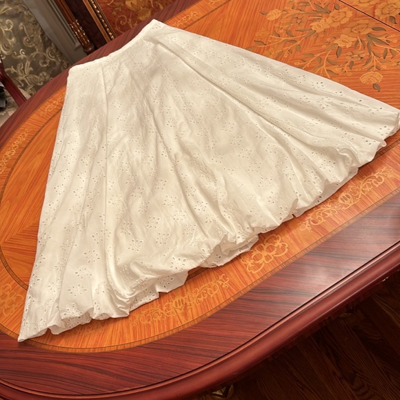 Zara embroidered 100% cotton white voluminous hem midi skirt sz.XS - Picture 6 of 16
